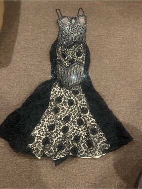 Jovani Women's Sz 2 Evening gown prom dress Black Beaded sequins Lace